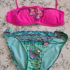 Swimsuit worn once size med 2 piece Hp🔥🔥🔥🔥